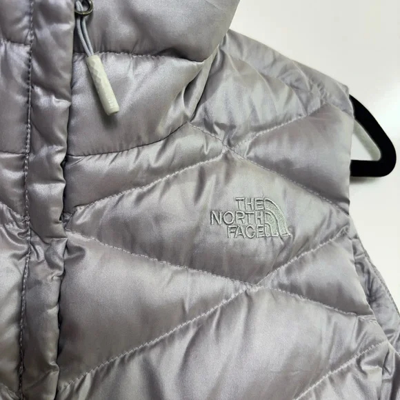 The North Face 550 Fill Down Puffer Vest Women's M Gray Metallic READ - Picture 5 of 14